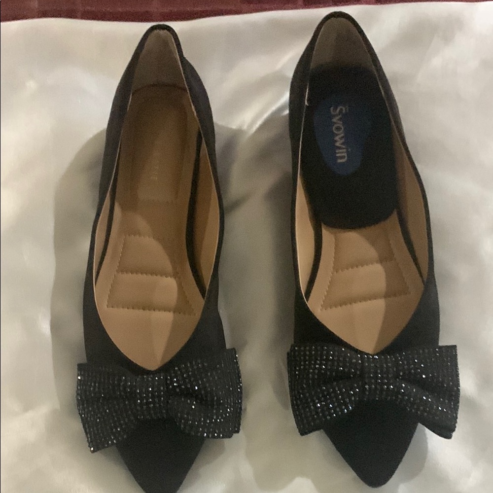 Elegant Black Women's Shoes with Bow Detail